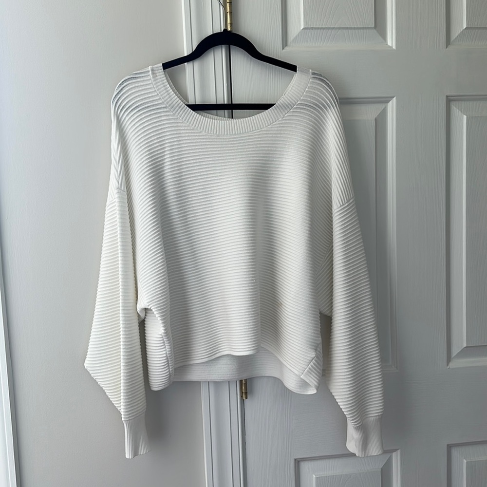 Oversized semi cropped sweater